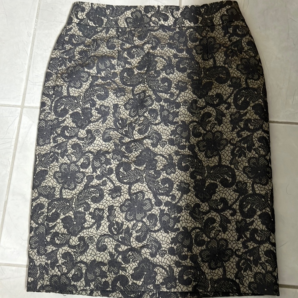 Banana Republic skirt grey lace size 2